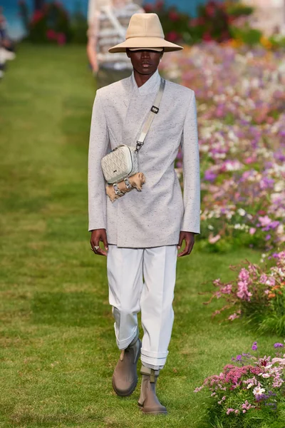Look 36